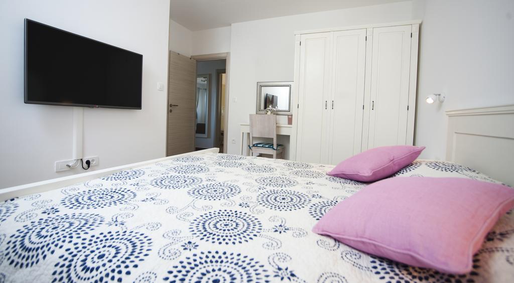 Apartments Villa Laguna With Pool Razanj Room photo